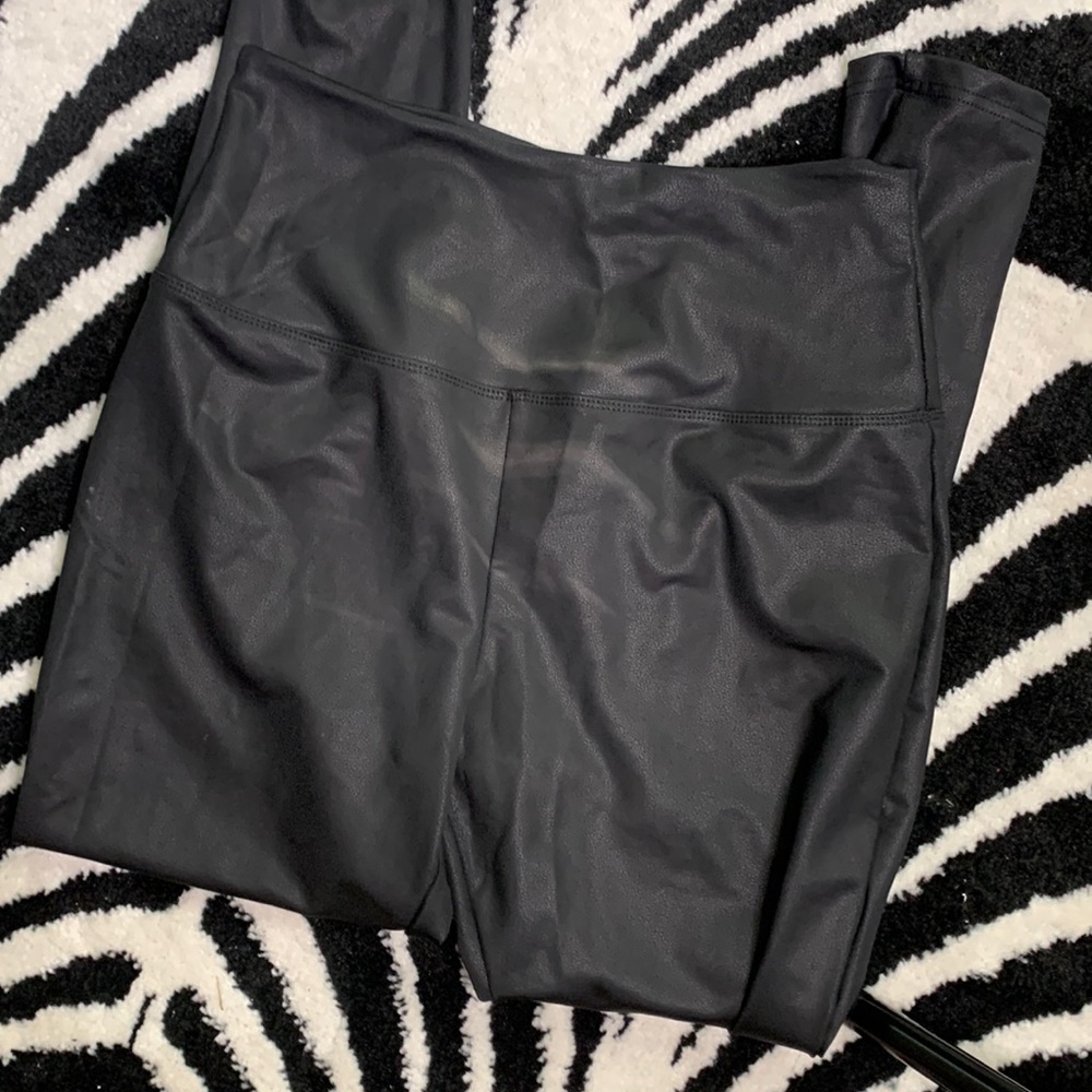 Hog Black Leggings